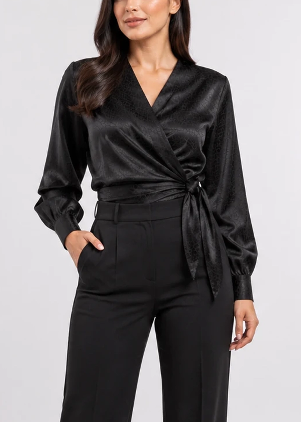 wcr037-women-blouse-black-color شومیز جلو گرهای زنانه مدل wcr037 - تصویر 1